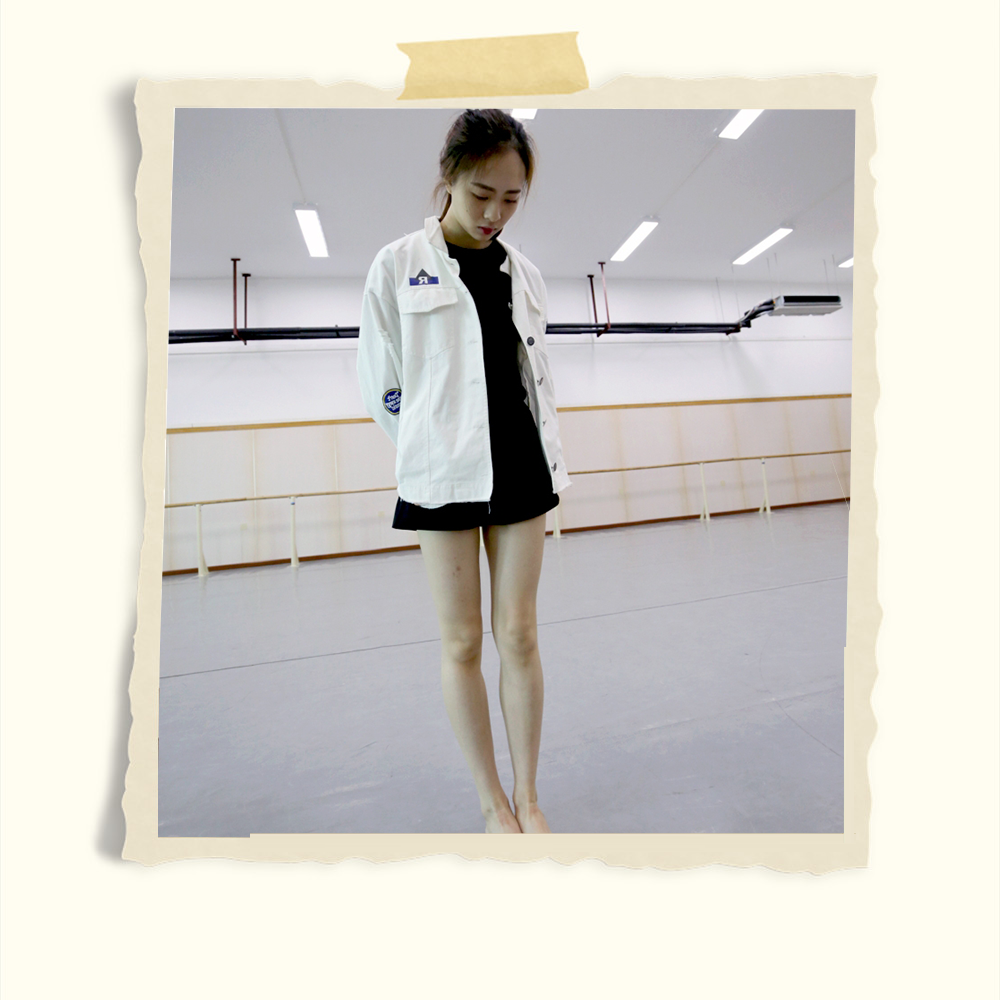 舞蹈房里的长腿裸足诱惑共45张-玉足阁