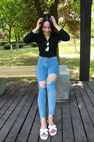 体育系大三学姐的嫩足共63张-玉足阁