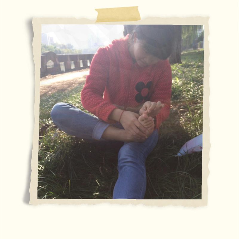 抠脚女孩共95张-玉足阁