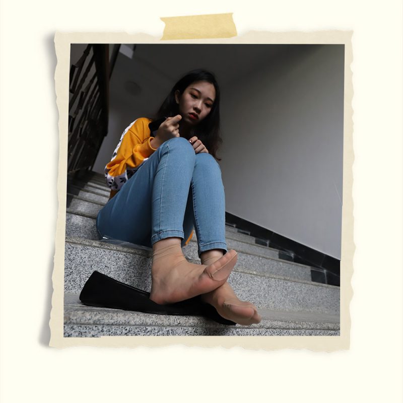 学妹短丝脱袜全过程共183张-玉足阁