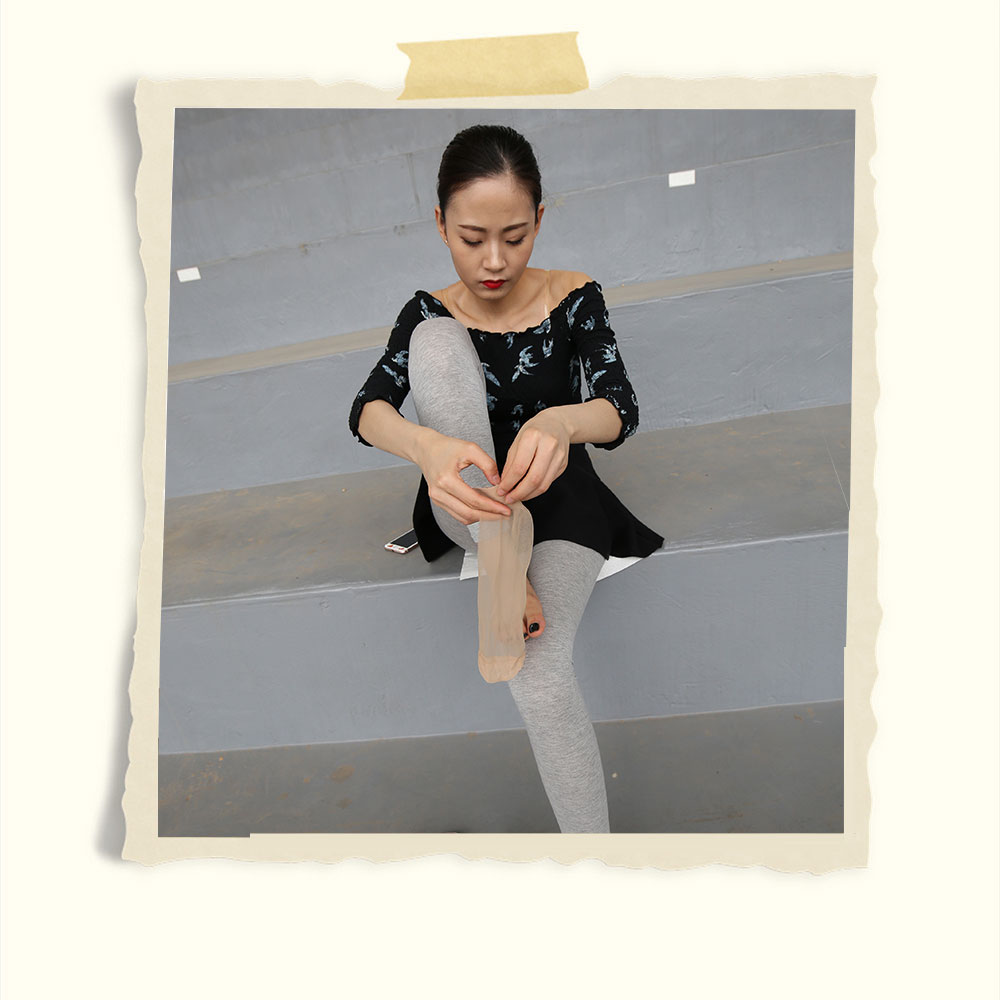 大三学姐肉丝袜脚共415张-玉足阁