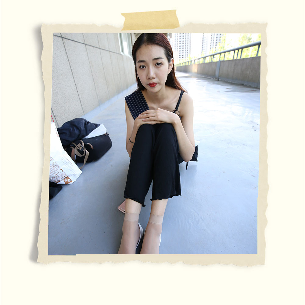 学姐灰丝凉拖脚丫の赤足+一部视频共221张-玉足阁