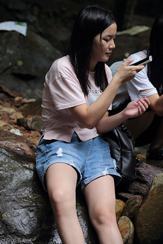 清纯漂亮的18岁小女生，有双超性感玉足共68张-玉足阁