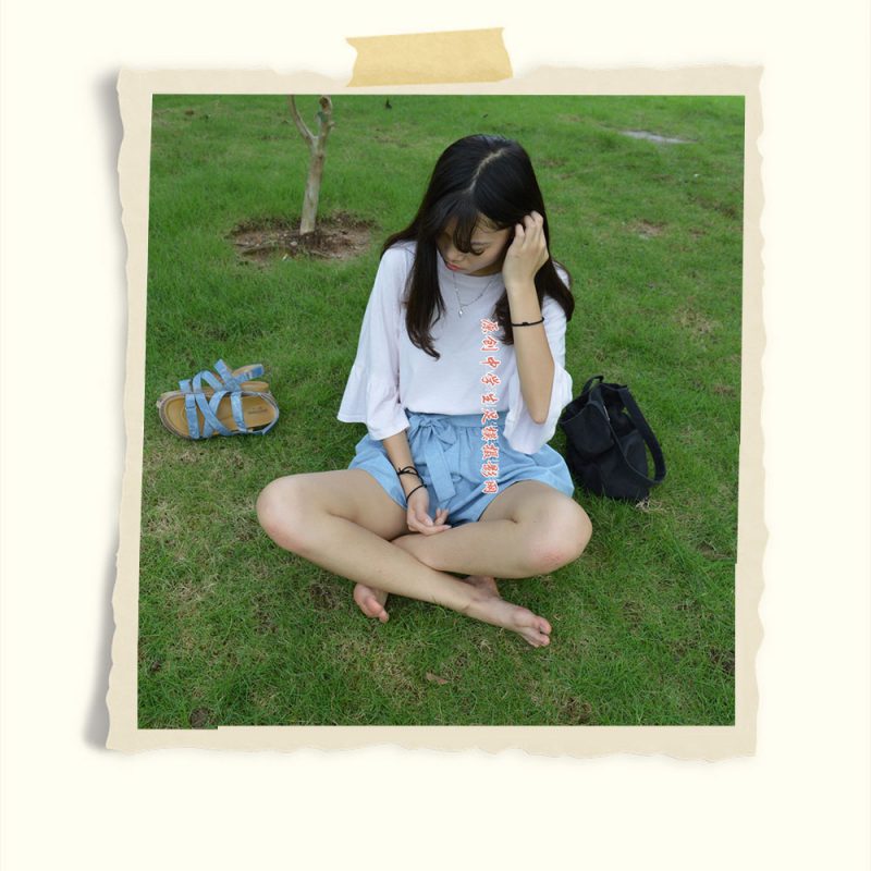 草坪上凉拖鞋共184张-玉足阁