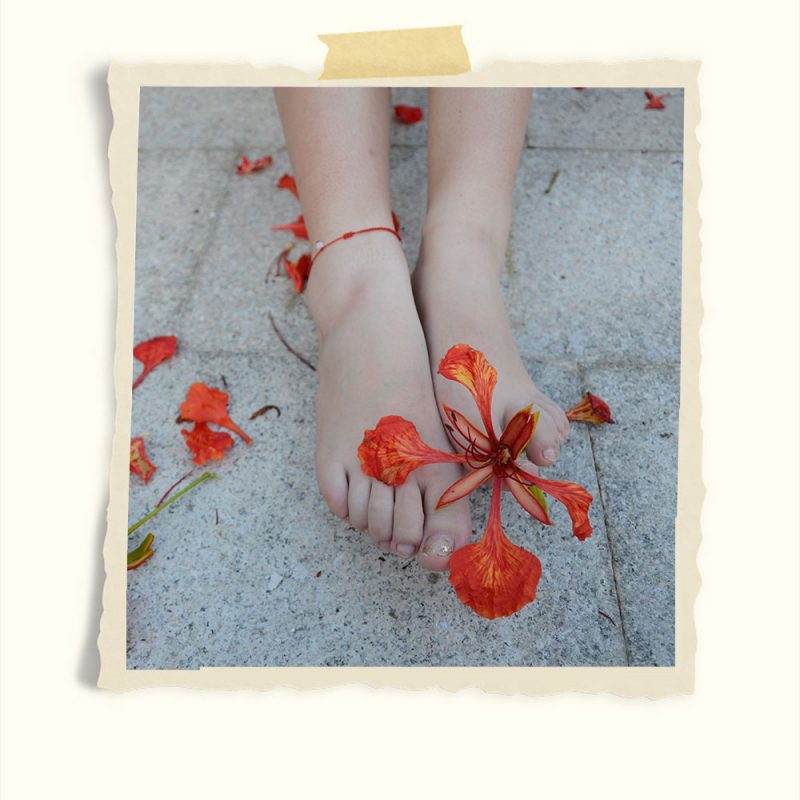 学妹嫩足撩花共114张-玉足阁