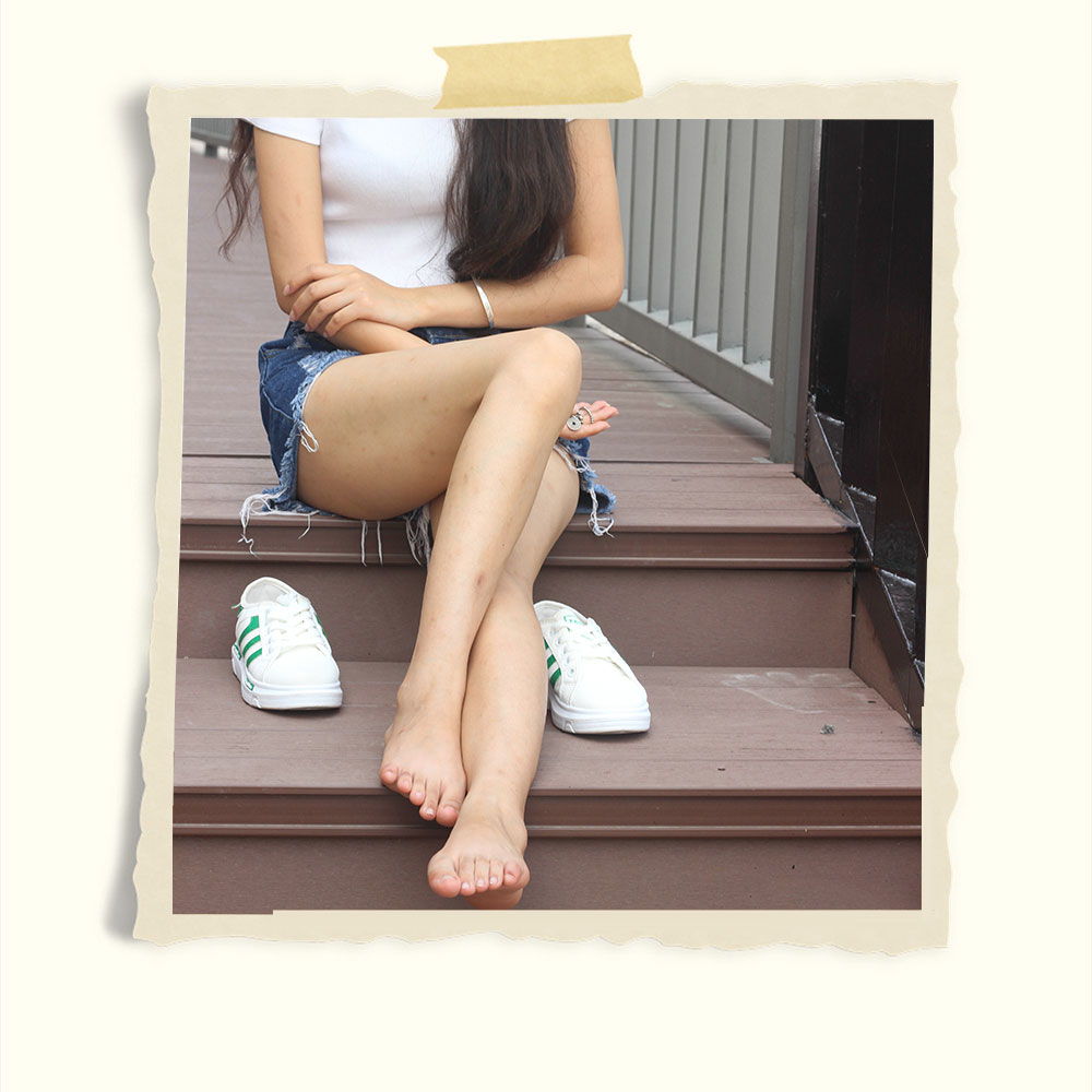 热裤板鞋棉袜の裸足脚丫共78张-玉足阁