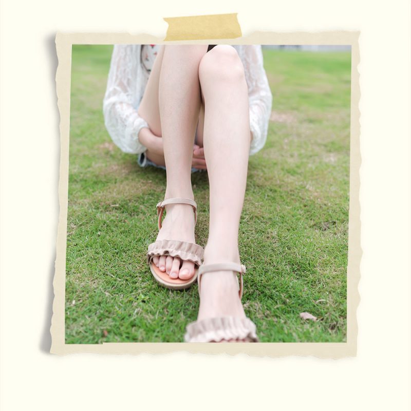 草坪热裤凉拖脚丫共51张-玉足阁