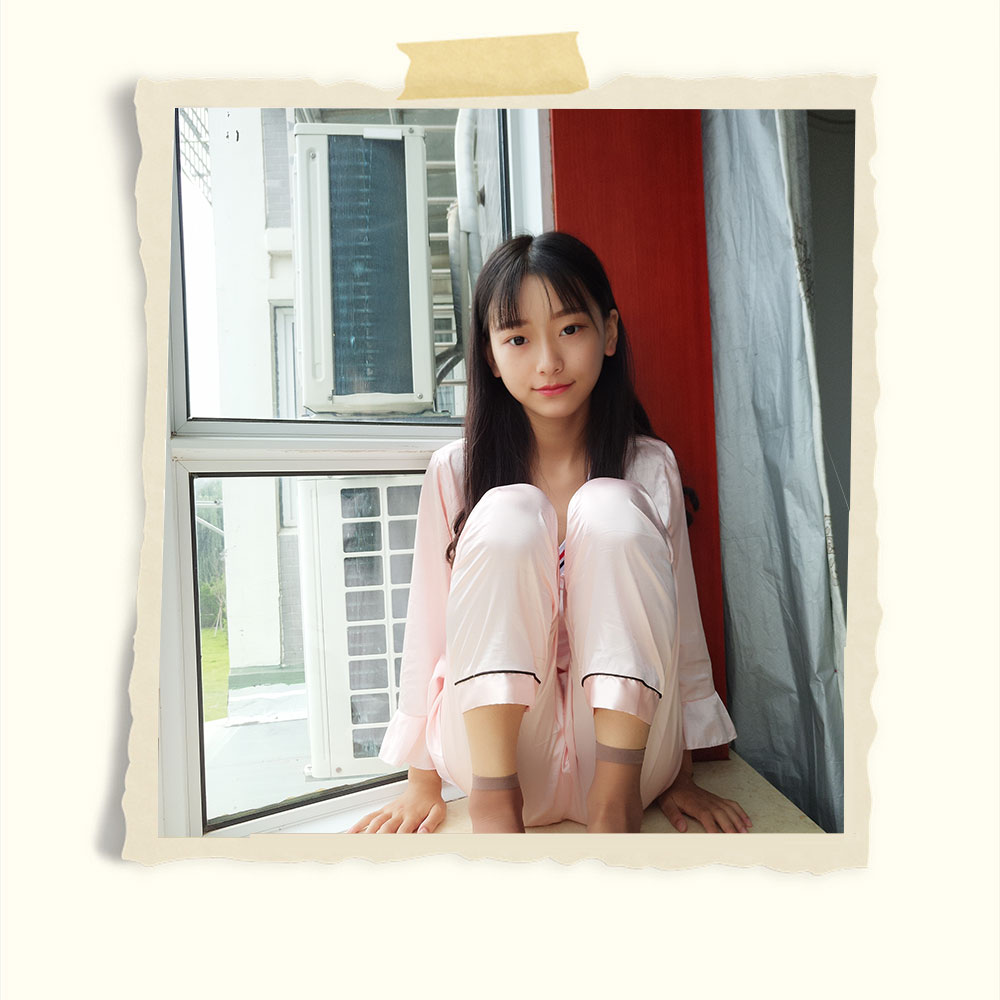 萌妹子蓓蓓肉丝赤足共83张-玉足阁