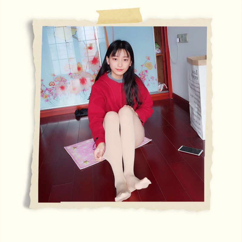 萌妹子蓓蓓红、白、黄丝袜共225张-玉足阁