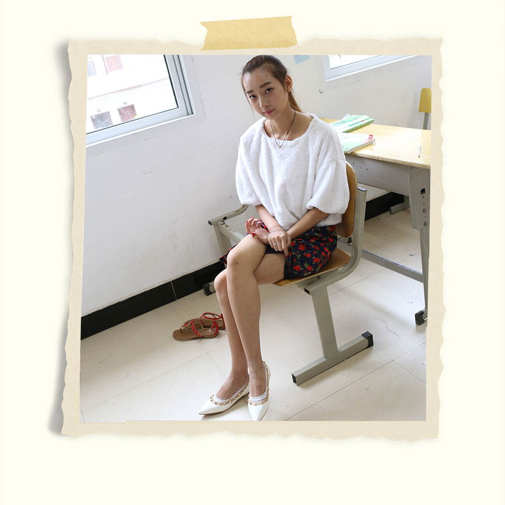 碎花裙白船袜女生共133张-玉足阁