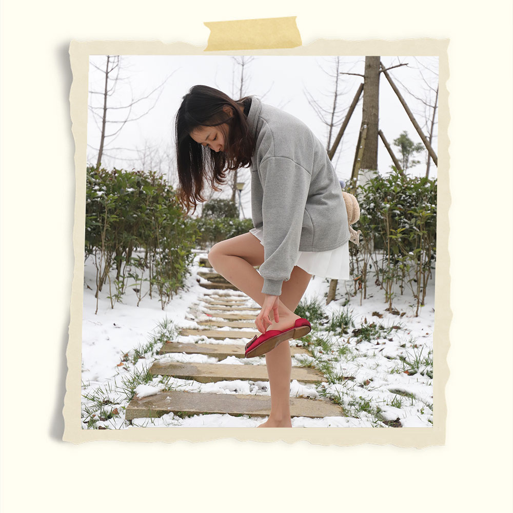 雪地大长腿学姐肉丝袜脚丫+视频一部共415张-玉足阁