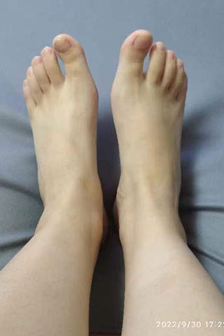 套路反差眼镜妹生活照露脸展示脚底身材共15张-玉足阁