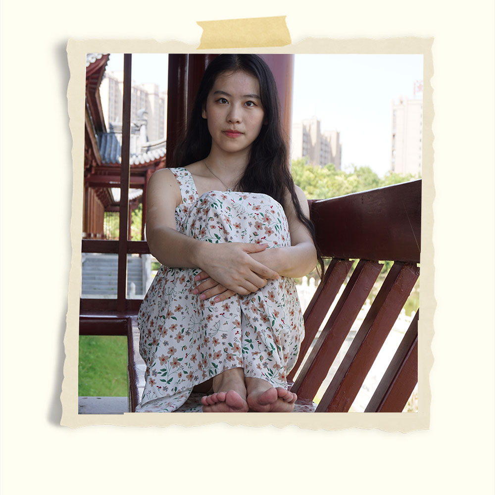 公园碎花裙の裸足脚丫共247张-玉足阁