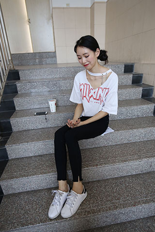 学姐板鞋の船袜脚丫【视频1个网盘下载】共186张-玉足阁