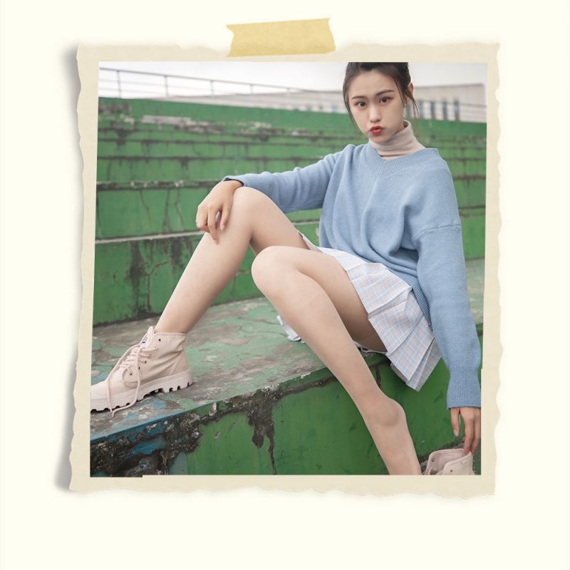 看台少女的丝袜脚丫+【视频1个网盘下载】共64张-玉足阁