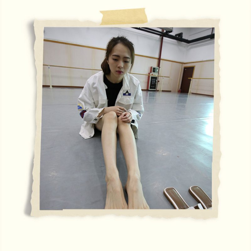 高挑学姐舞蹈房裸足の船袜脚+视频一部共273张-玉足阁