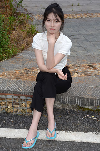 安妮人字拖の嫩足共130张-玉足阁