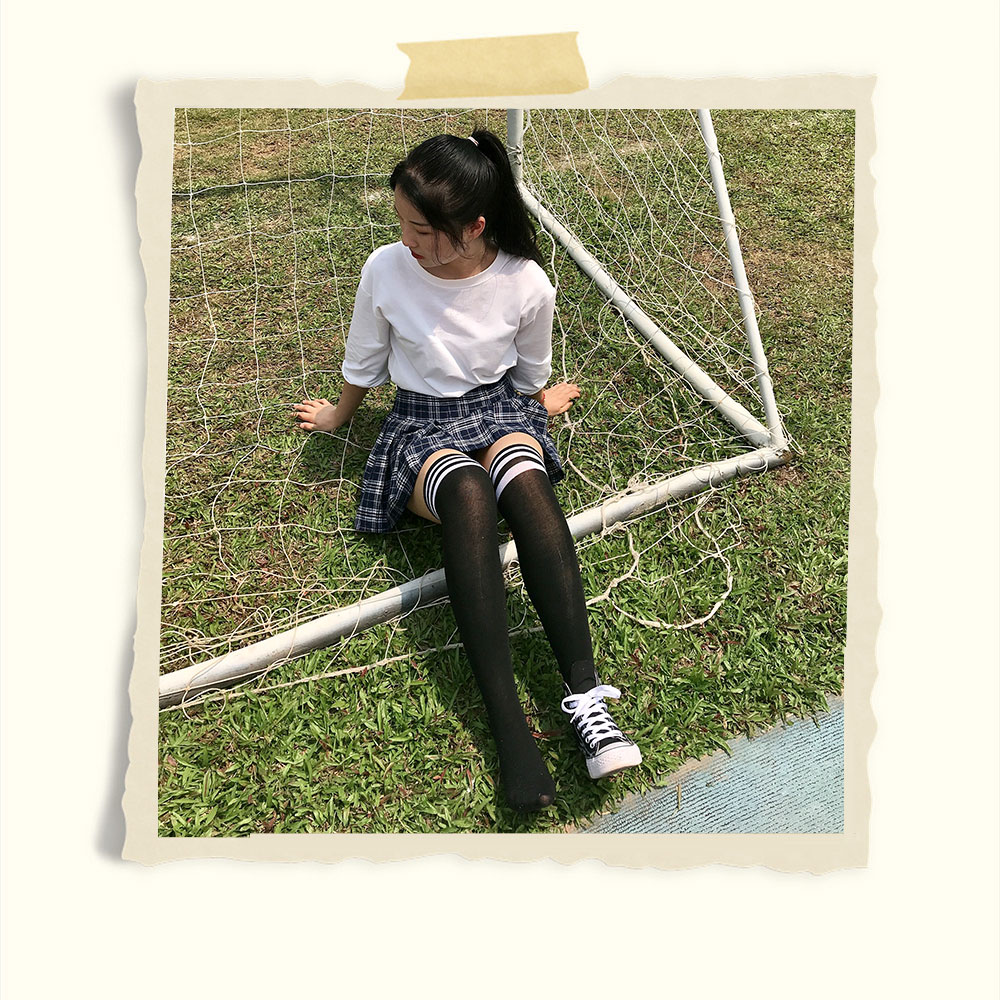 足球场上的帆布鞋の长黑袜脚丫+视频一部共109张-玉足阁