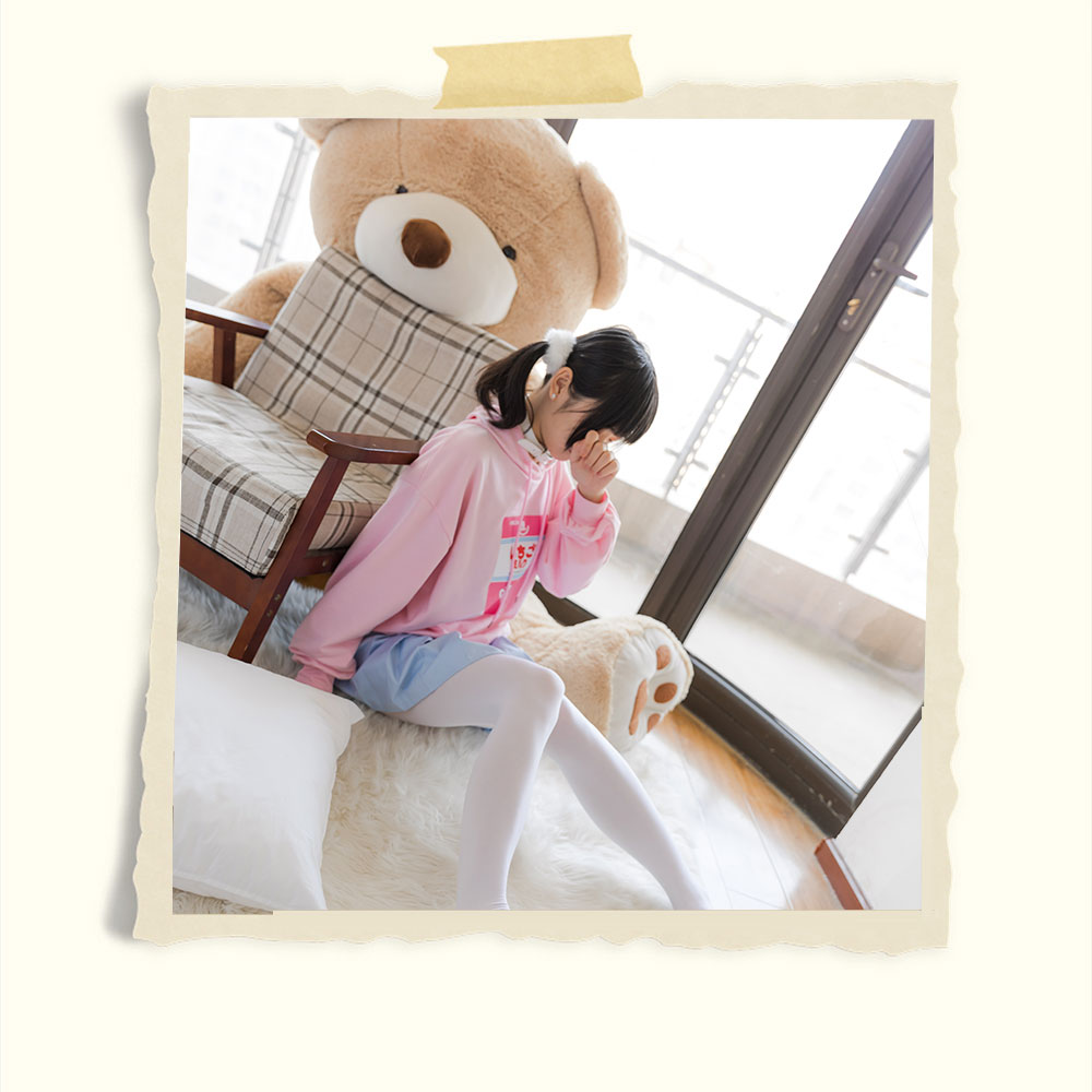 小女生的长白丝脚丫+视频一部共104张-玉足阁