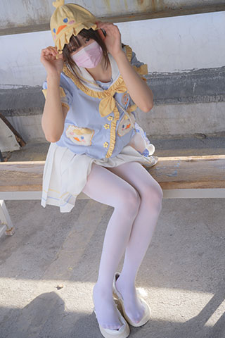 春雪黄帽の白丝脚丫共70张-玉足阁