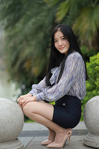 婉苹《公园偶遇美女》共90张-玉足阁