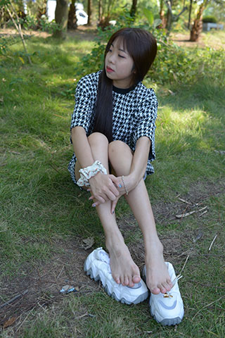 小语 心有千千结共138张-玉足阁