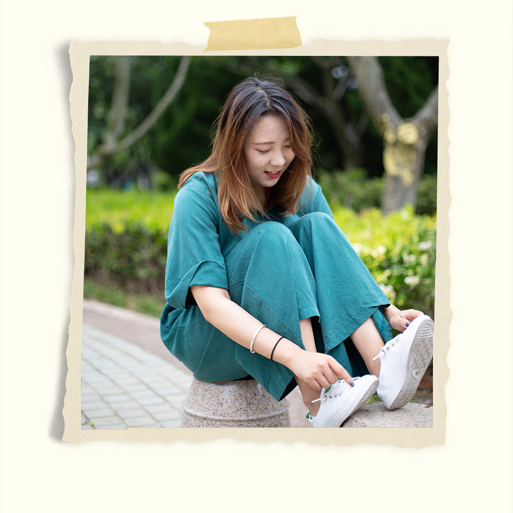 小姐姐绿衣板鞋船袜脚丫共99张-玉足阁