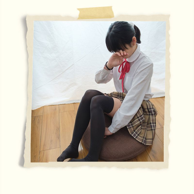 害羞少女黑丝脚丫+视频一部共80张-玉足阁