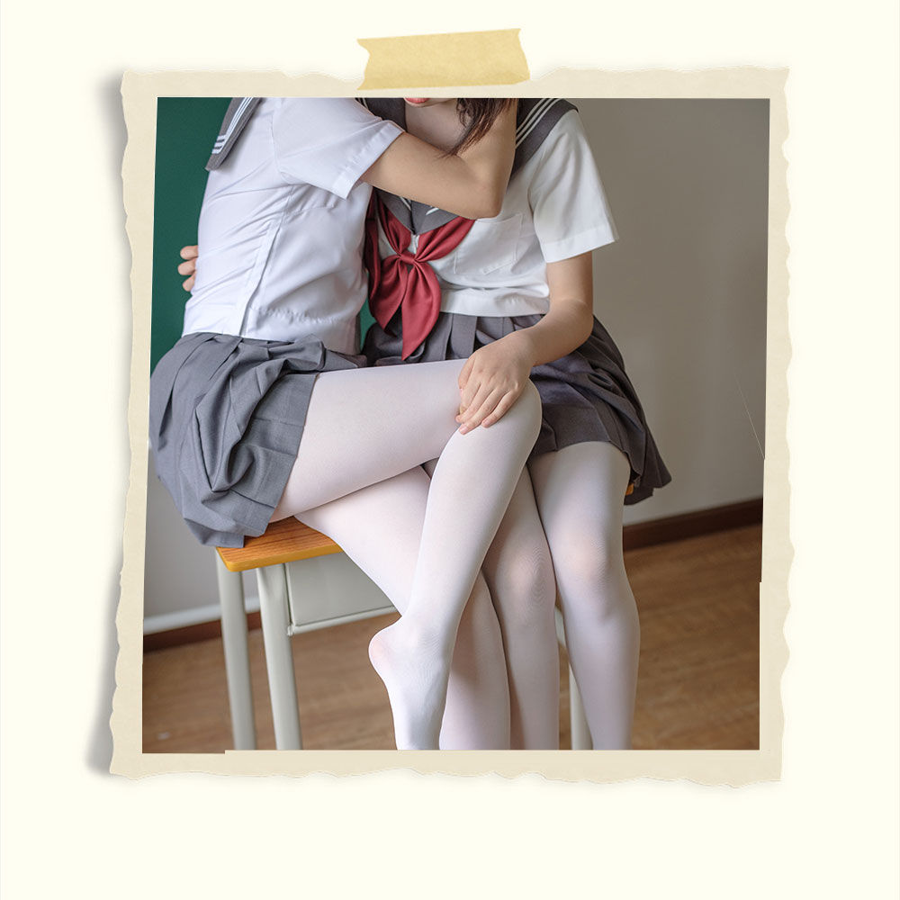 闺蜜白丝互脚+视频1个共131张-玉足阁