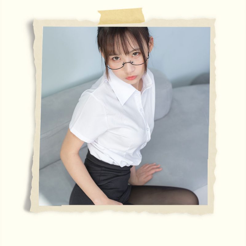 四眼制服黑丝脚丫+视频1个共118张-玉足阁