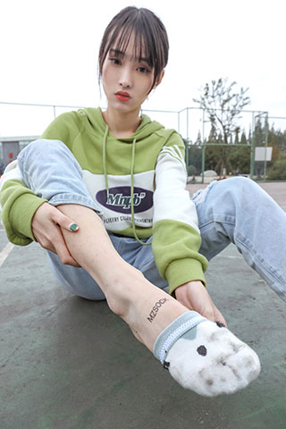 茜茜运动场展脏棉袜脚共96张-玉足阁