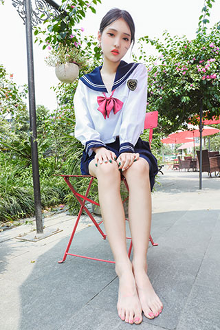 茜茜JKの黑丝足共80张-玉足阁