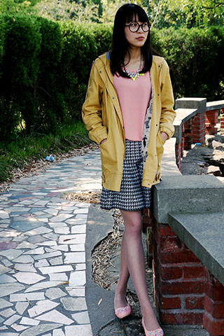 校园长丝妹子花园休息露丝足共113张-玉足阁