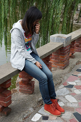 眼镜妹的马丁靴配短肉丝共86张-玉足阁