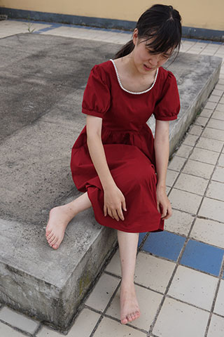 天台红裙裸足共381张-玉足阁