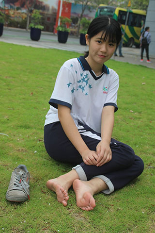 草地上的青春共121张-玉足阁