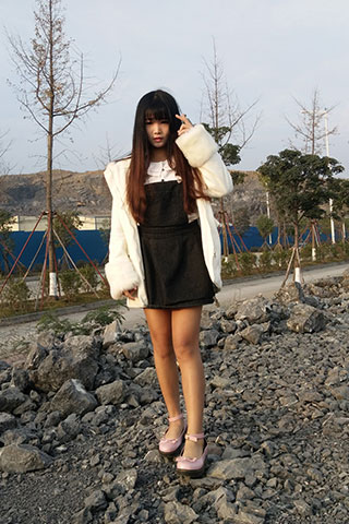 粉鞋姑娘踩黑泥石子【套图+视频12个】共149张-玉足阁