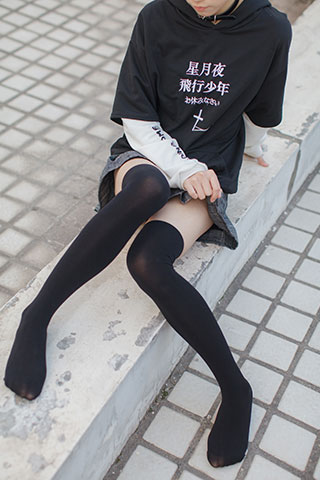 天台上的黑丝少女共47张-玉足阁