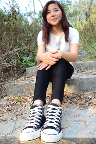 公园阶梯上的帆布鞋棉袜脚共92张-玉足阁