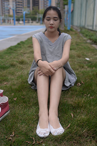 小米酱小姑娘 好看的锁骨千篇一律 共146张-玉足阁