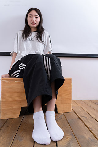 雪梨 帆布鞋白棉袜の裸足共130张-玉足阁