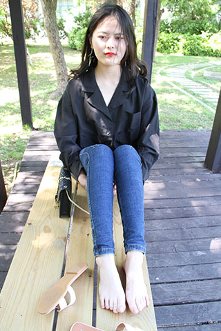 校园少女穿拖鞋也很舒服的共100张-玉足阁