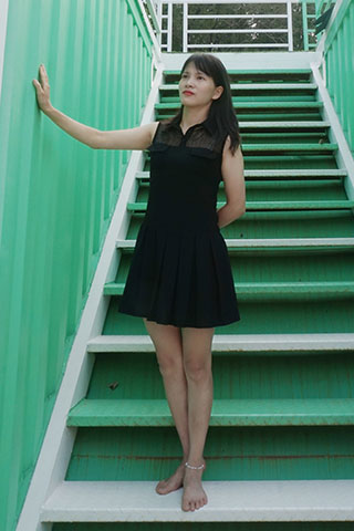 小红师姐展示37码脚丫共113张-玉足阁