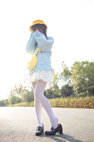 【免费】小师妹黄帽の白丝脚共23张-玉足阁