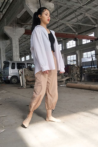 子瑒-废弃工厂广场赤脚共352张-玉足阁