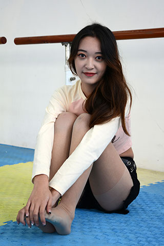 依依-舞蹈室，想看我T台走一个吗？共130张-玉足阁