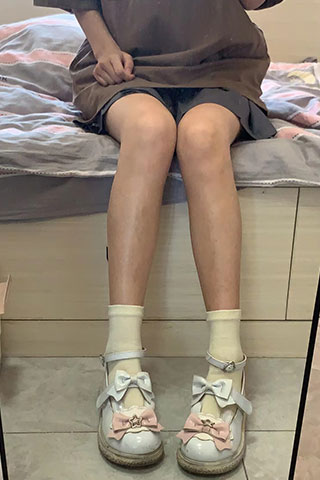 大一小馨自拍共33张-玉足阁