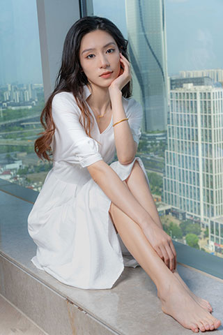 宁西-白裙美女干净利索的美足共27张-玉足阁