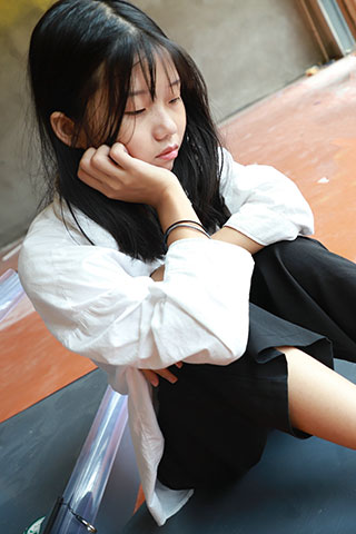 学妹板鞋棉袜脚【视频1个网盘下载】共114张-玉足阁