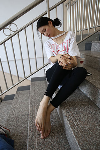 学姐赤足脚丫共198张-玉足阁